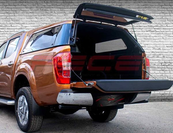 Nissan Np300 Navara Premium Camlı Kabin